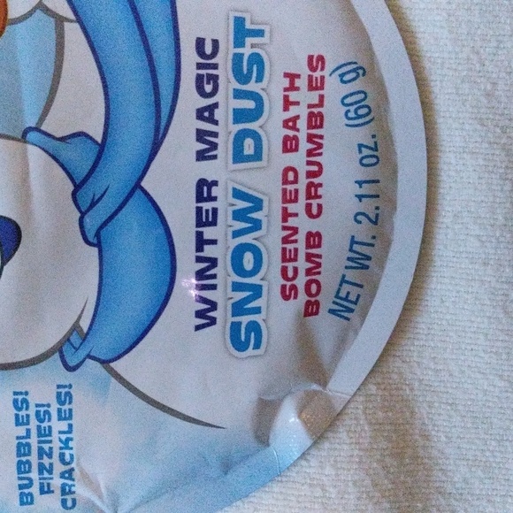 Frosty the snowman "winter magic" snow dust scented bath bomb crumbles New - Picture 4 of 4